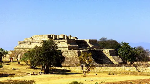 尼克斯终结黄蜂七连败，唐斯27+16领衔雷霆大胜猛龙